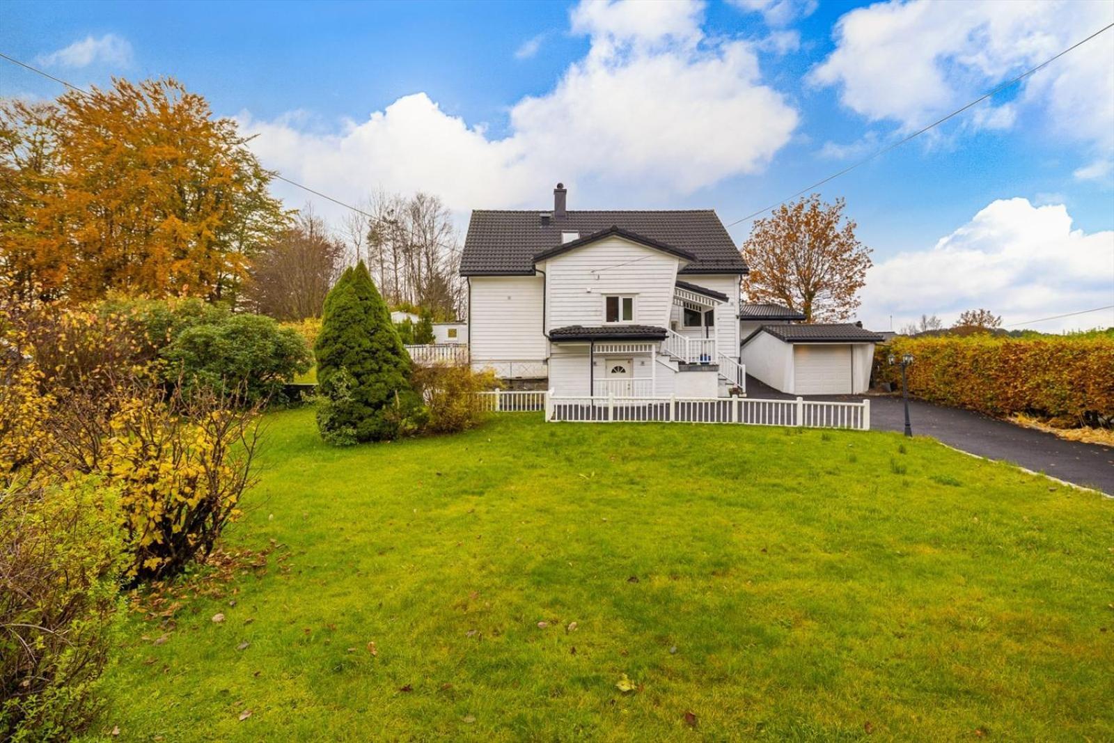 A Beautiful 3-Bedroom Apartment With Stunning Views And Free Parking Bergen Buitenkant foto